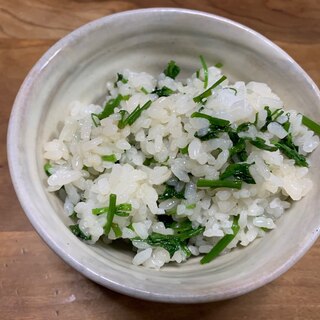 セリのシンプル混ぜご飯